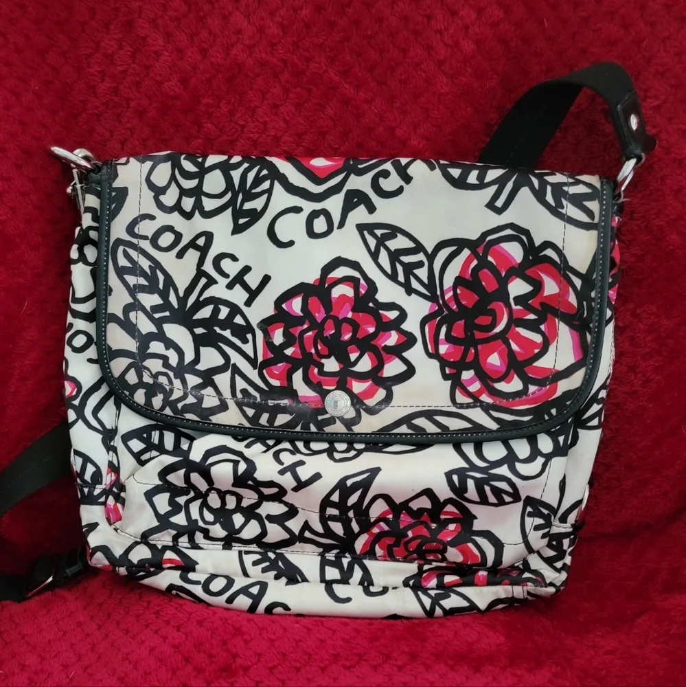 Multiple purses - Picture 4 of 7